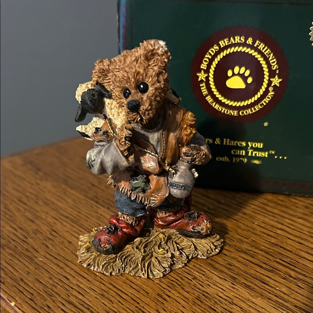 Retired Boyds Bears Bearstone collection - Nativity series - Bruce as shepherd